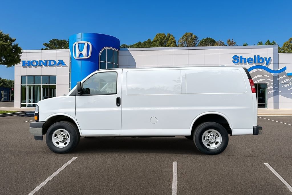 Used 2024 Chevrolet Express 2500 w/ Driver Convenience Package image 5