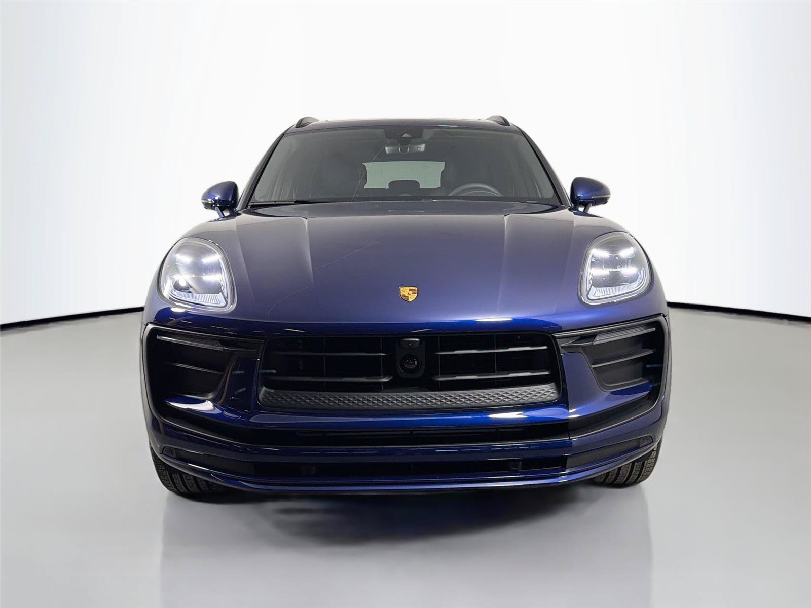 Certified 2026 Porsche Macan Turbo AWD/4WD image 10