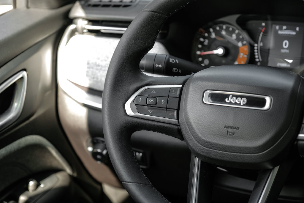 Used 2022 Jeep Compass Latitude AWD/4WD image 26