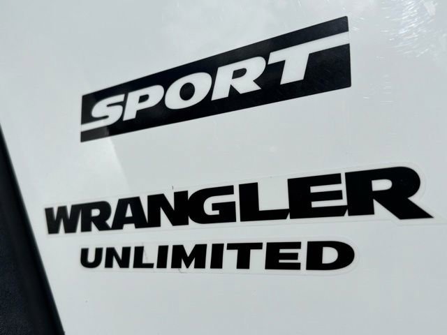 Used 2012 Jeep Wrangler Unlimited Sport image 19