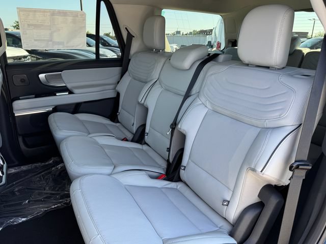 New 2027 Ford Expedition Platinum w/ Platinum Ultimate Package AWD/4WD image 10