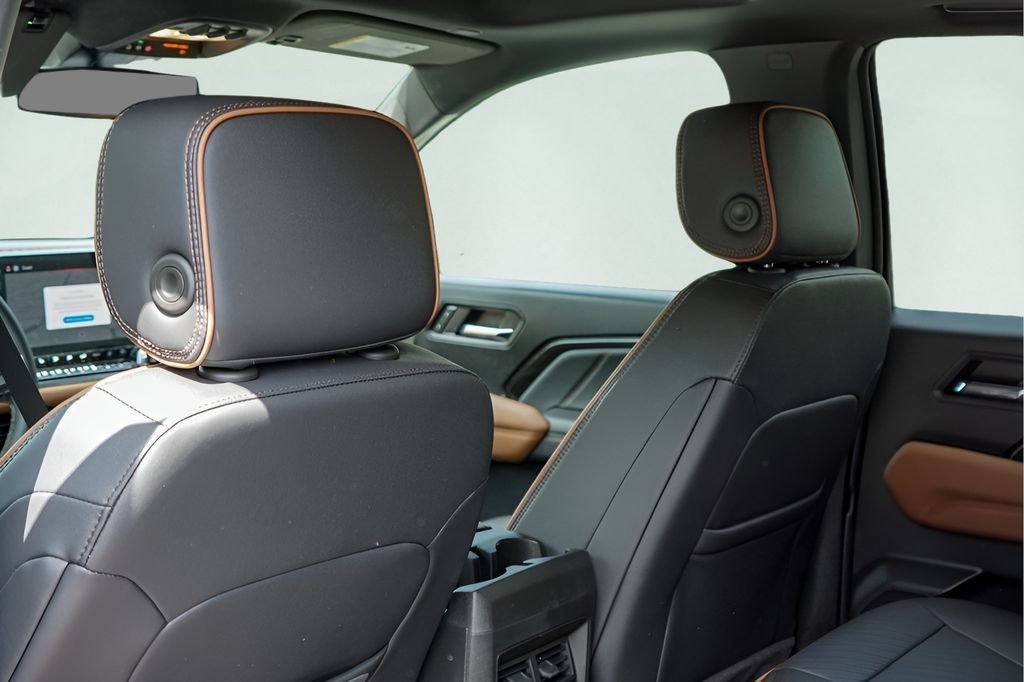 New 2026 GMC Canyon AT4 w/ Technology Plus Package AWD/4WD image 19