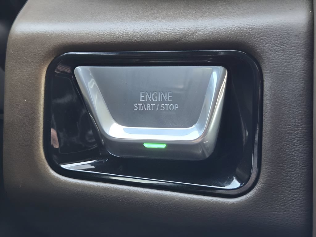 Used 2026 GMC Yukon Denali Ultimate AWD/4WD image 19
