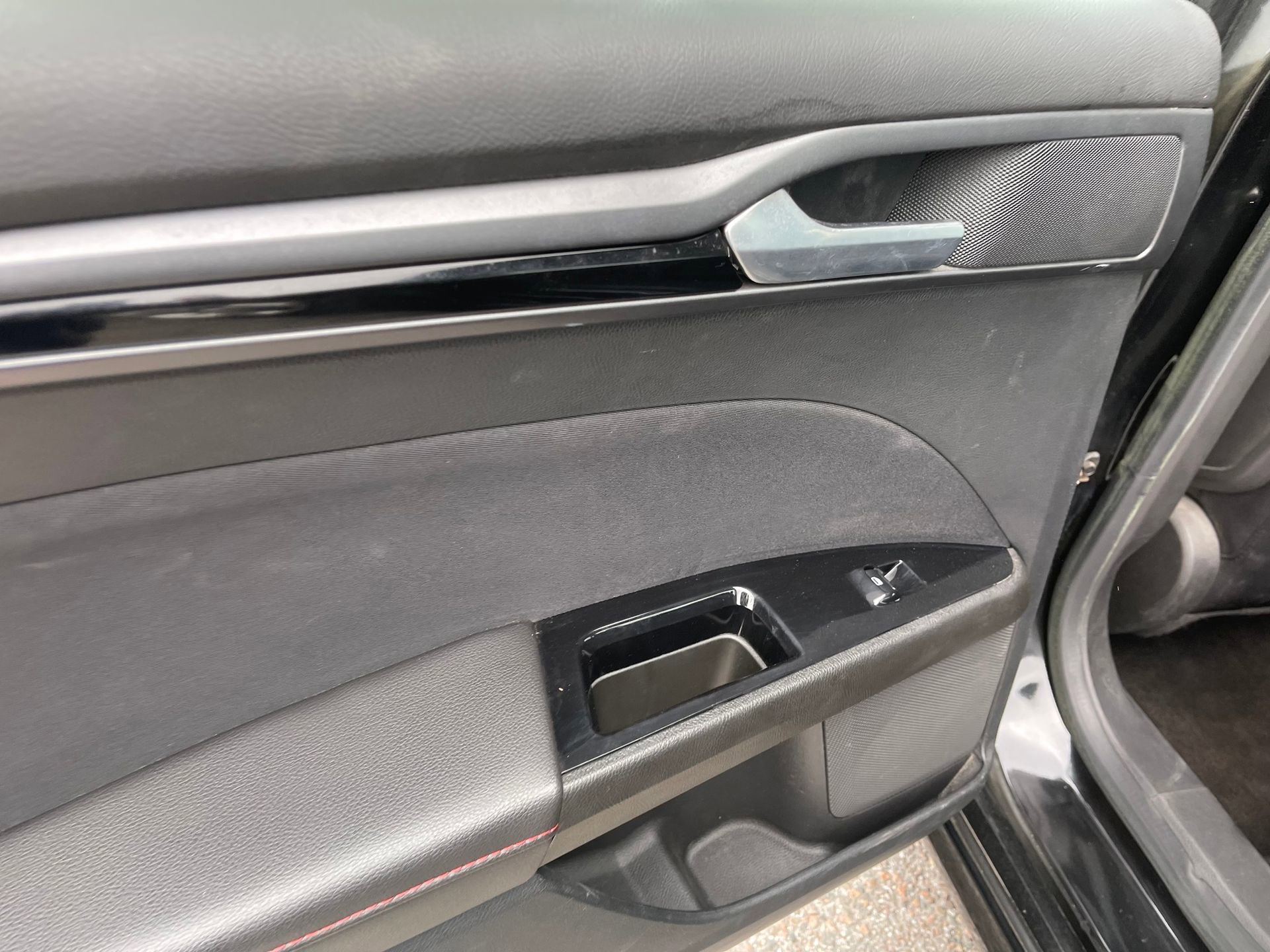 Used 2014 Ford Fusion SE image 24