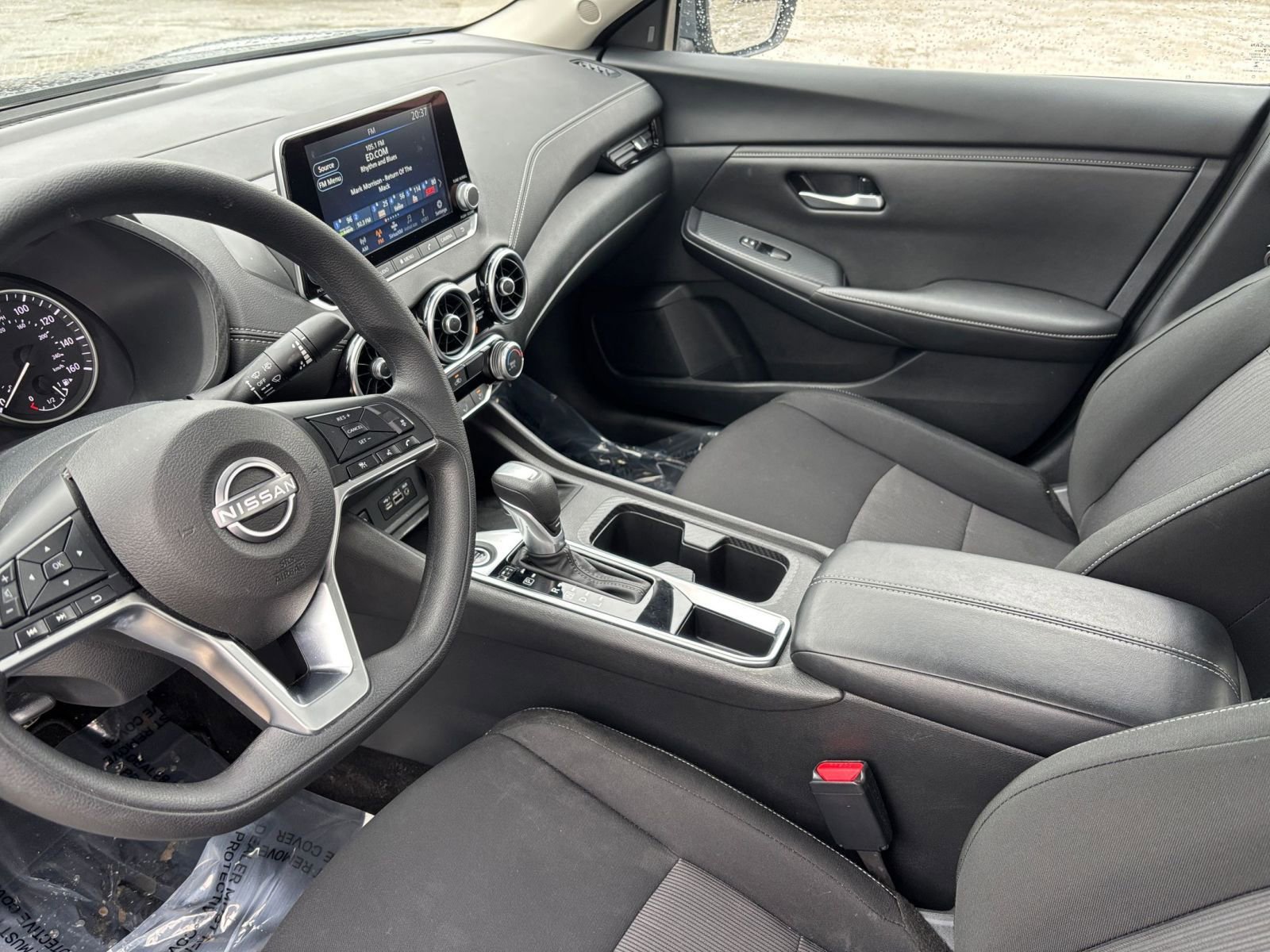 Used 2025 Nissan Sentra SV image 39