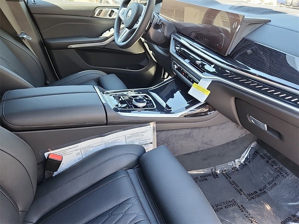 New 2025 BMW X7 M60i image 29