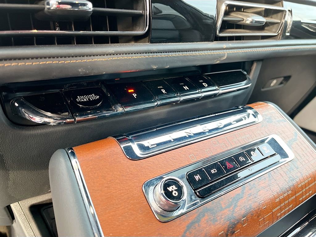 Used 2025 Lincoln Aviator Black Label image 17