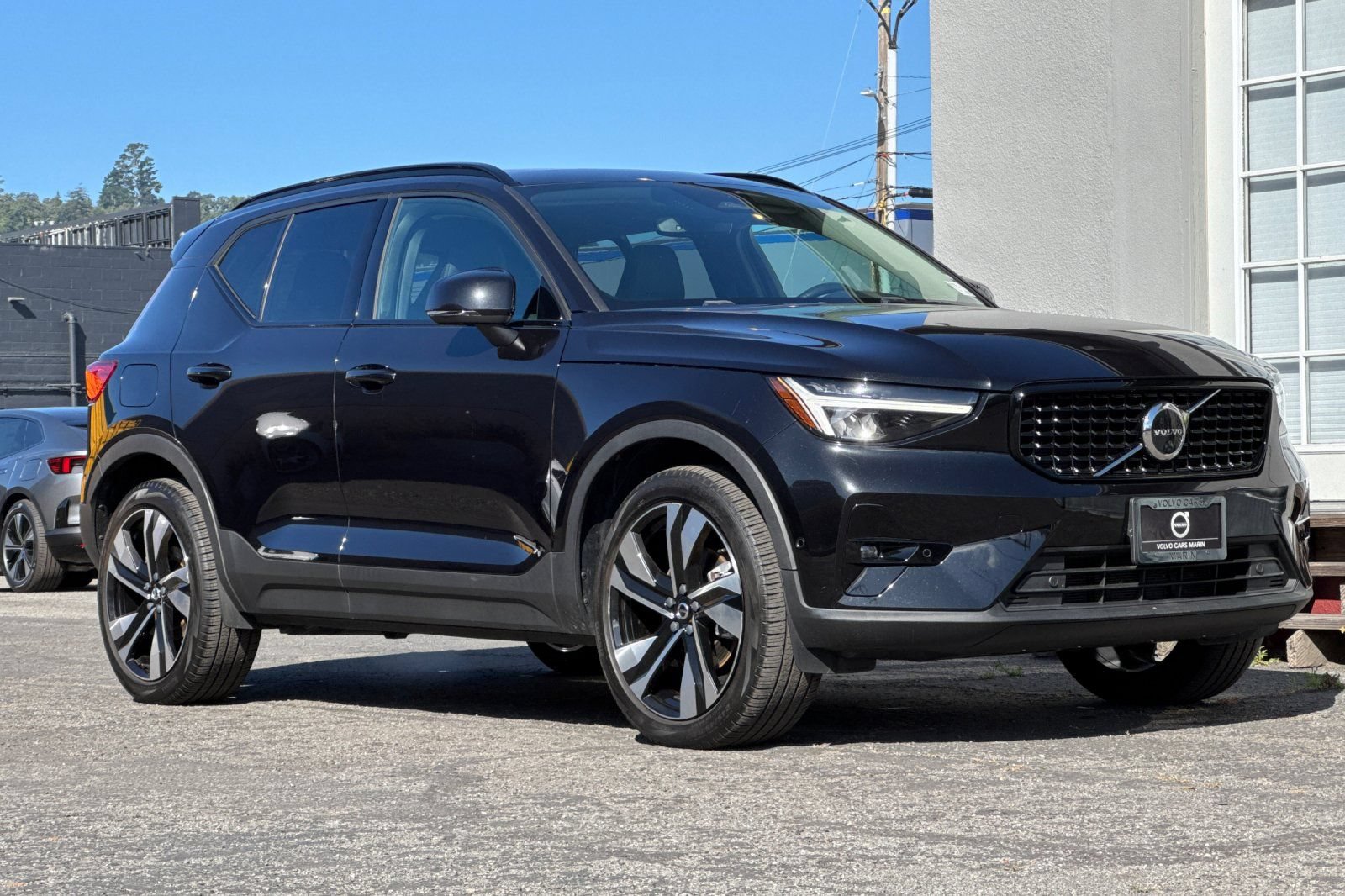 Used 2023 Volvo XC40 B5 Plus w/ Protection Package Premier AWD/4WD image 10
