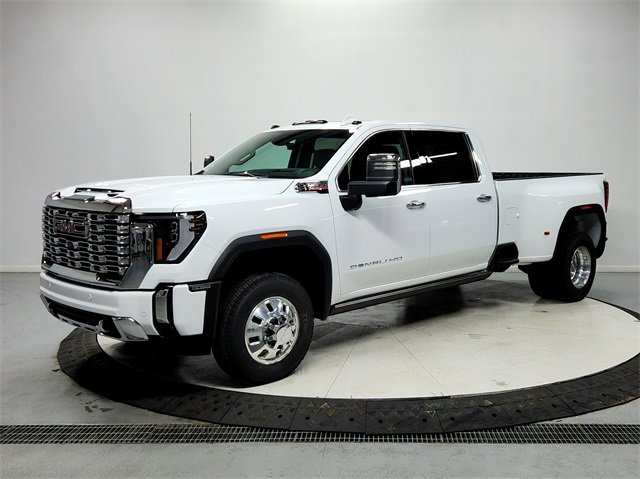New 2026 GMC Sierra 3500 Denali w/ Denali Reserve Package image 3