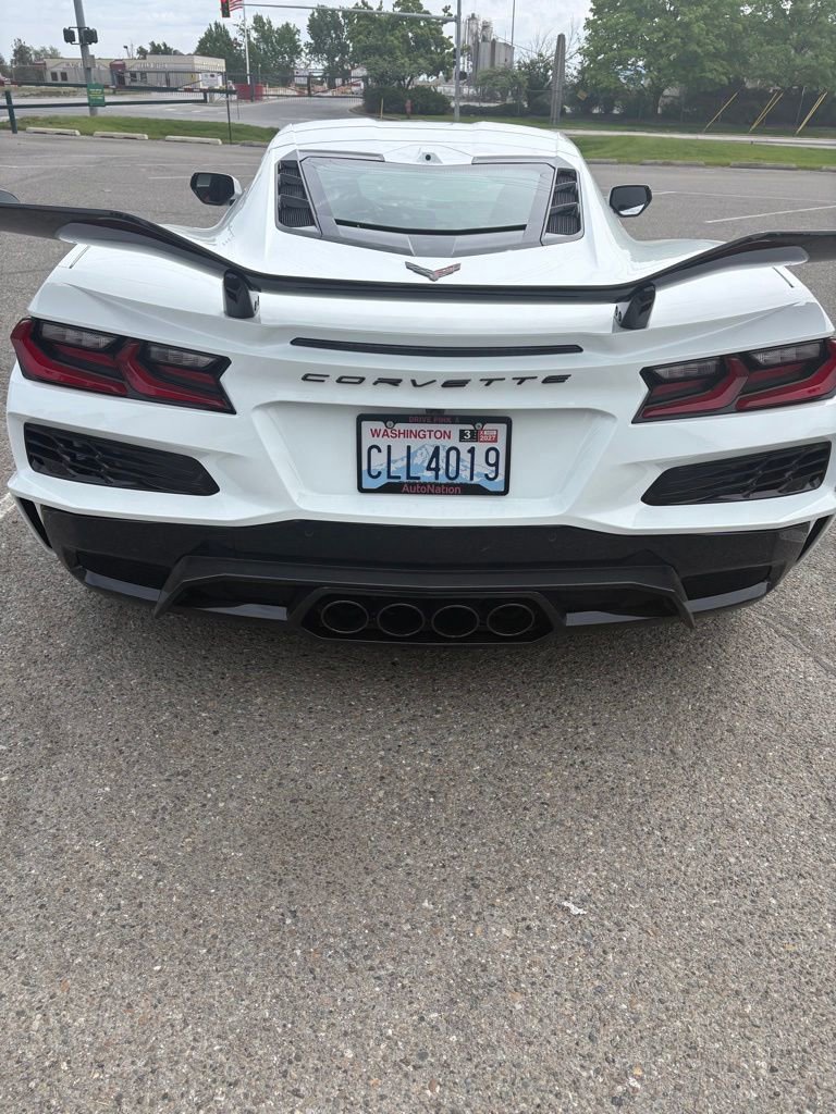 Used 2024 Chevrolet Corvette Z06 w/ Z07 Performance Package RWD image 3
