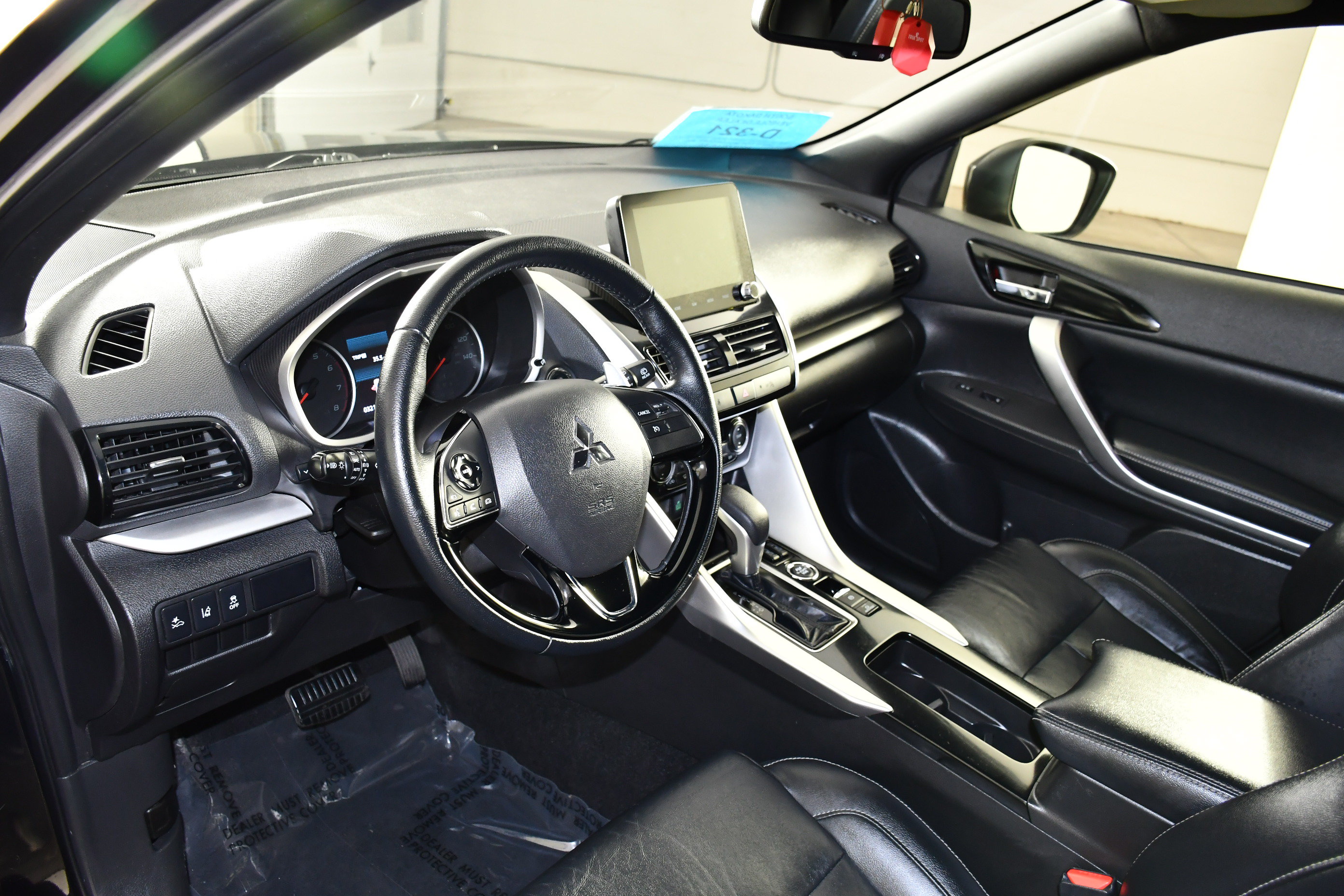 Used 2022 Mitsubishi Eclipse Cross SEL AWD/4WD image 2