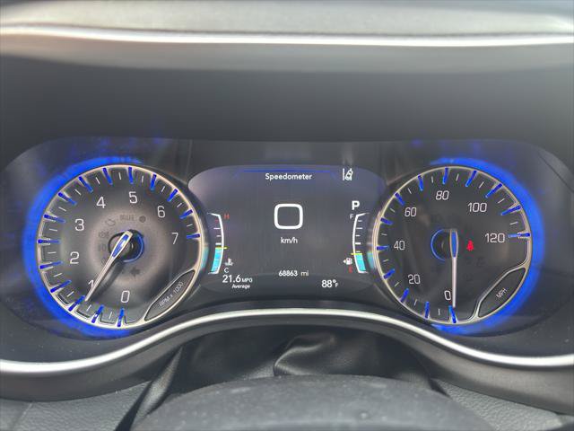 Certified 2023 Chrysler Pacifica Touring-L FWD image 11