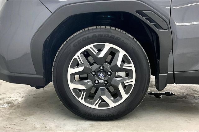 Used 2025 Subaru Forester Premium AWD/4WD image 10