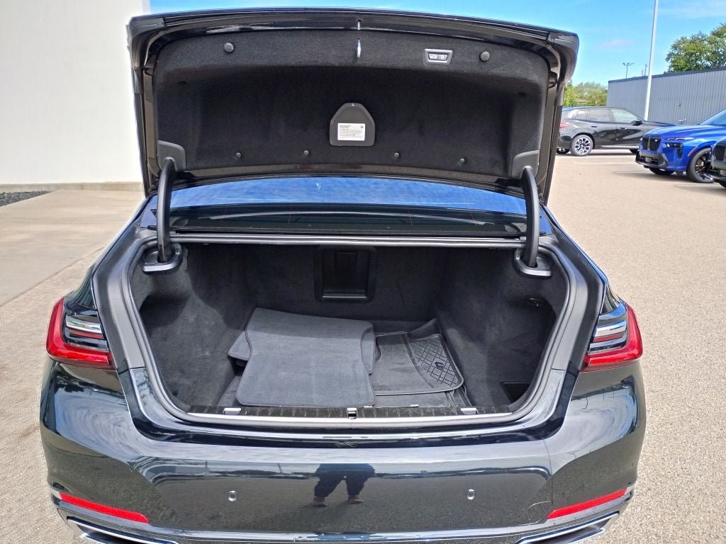 Used 2020 BMW 740i xDrive AWD/4WD image 5