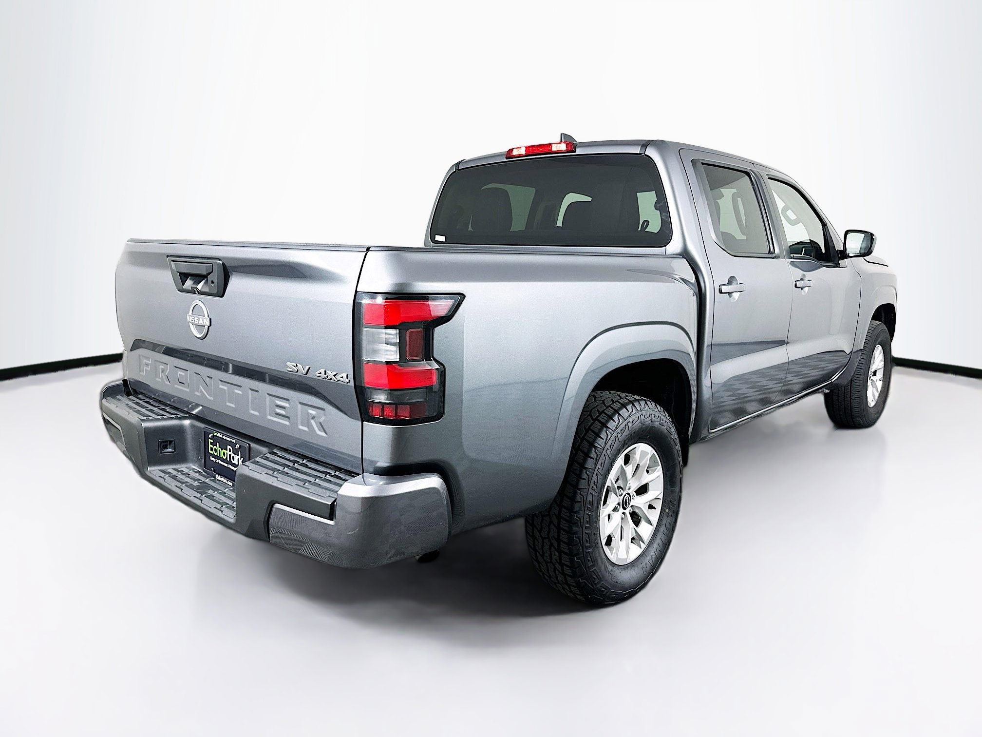 Used 2024 Nissan Frontier SV image 9