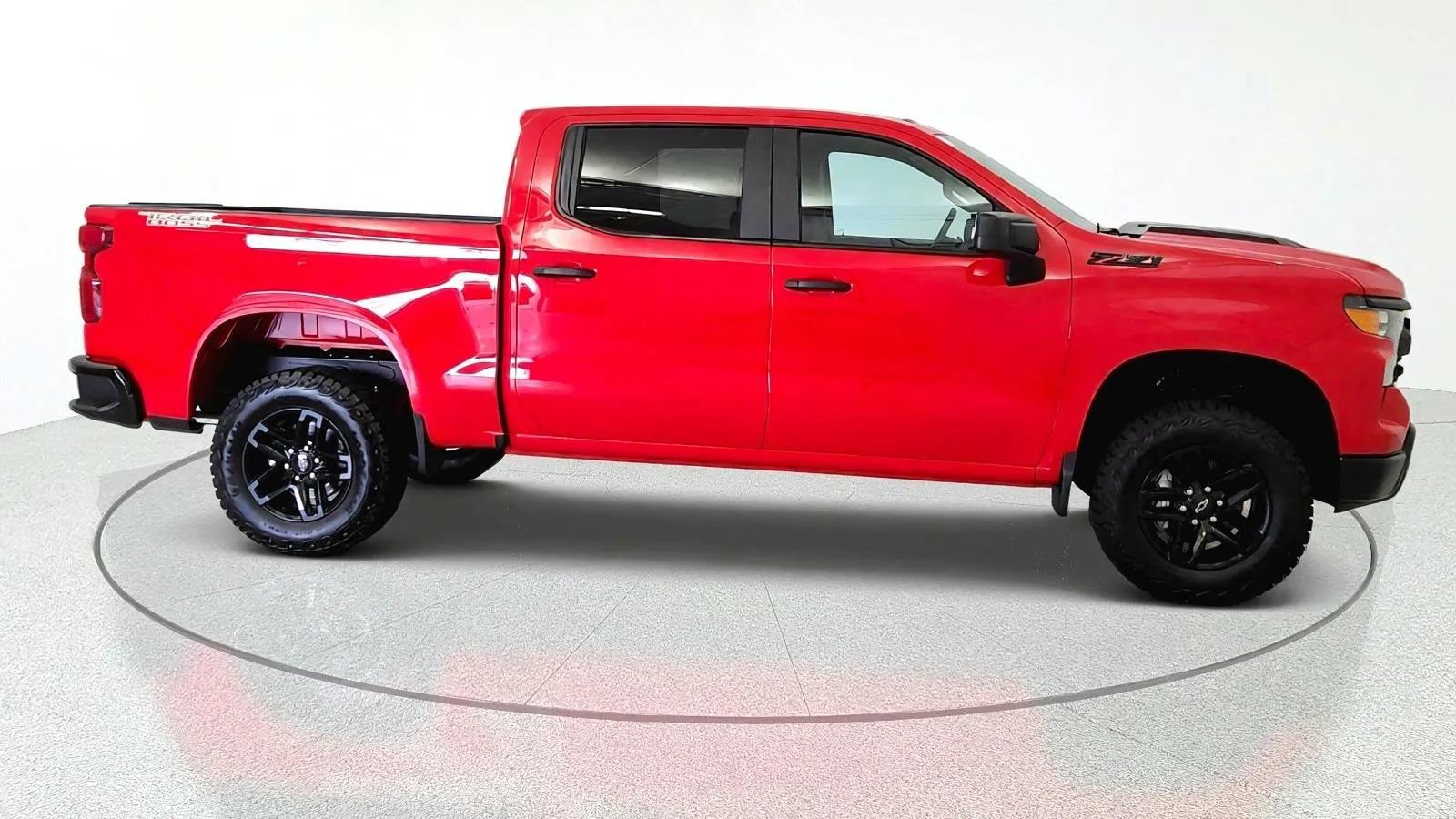 New 2026 Chevrolet Silverado 1500 Custom Trail Boss w/ LPO, Dark Essentials Package AWD/4WD image 10