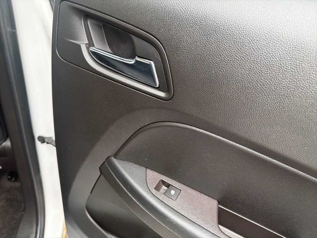 Used 2016 Chevrolet Equinox LT image 21