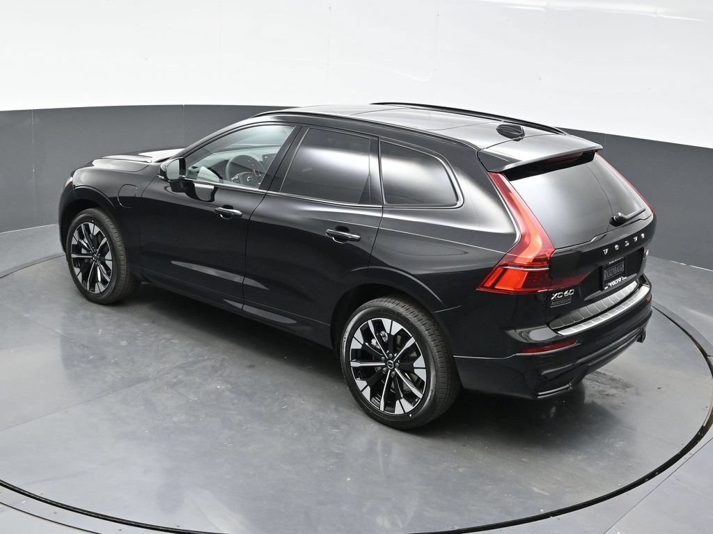 New 2026 Volvo XC60 T8 Plus w/ Climate Package PRO AWD/4WD image 35
