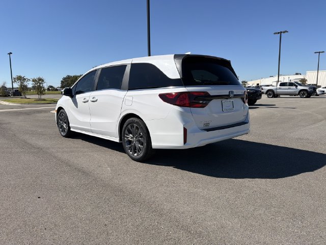 New 2027 Honda Odyssey Touring image 3