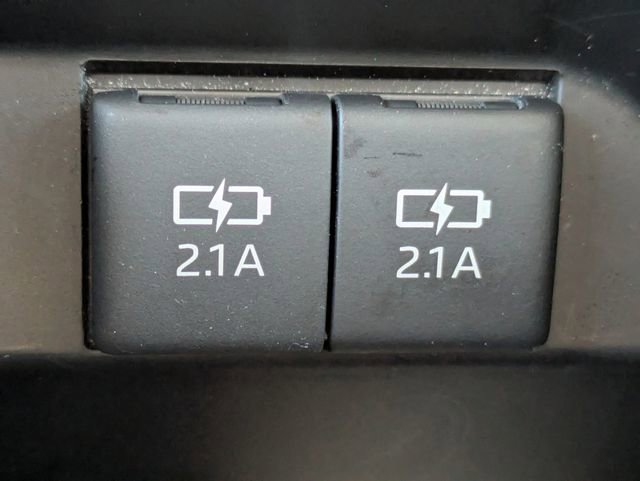 Used 2020 Toyota Camry XLE image 26