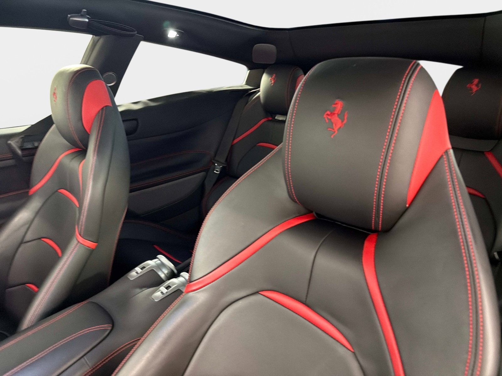 Used 2018 Ferrari GTC4Lusso T RWD image 33