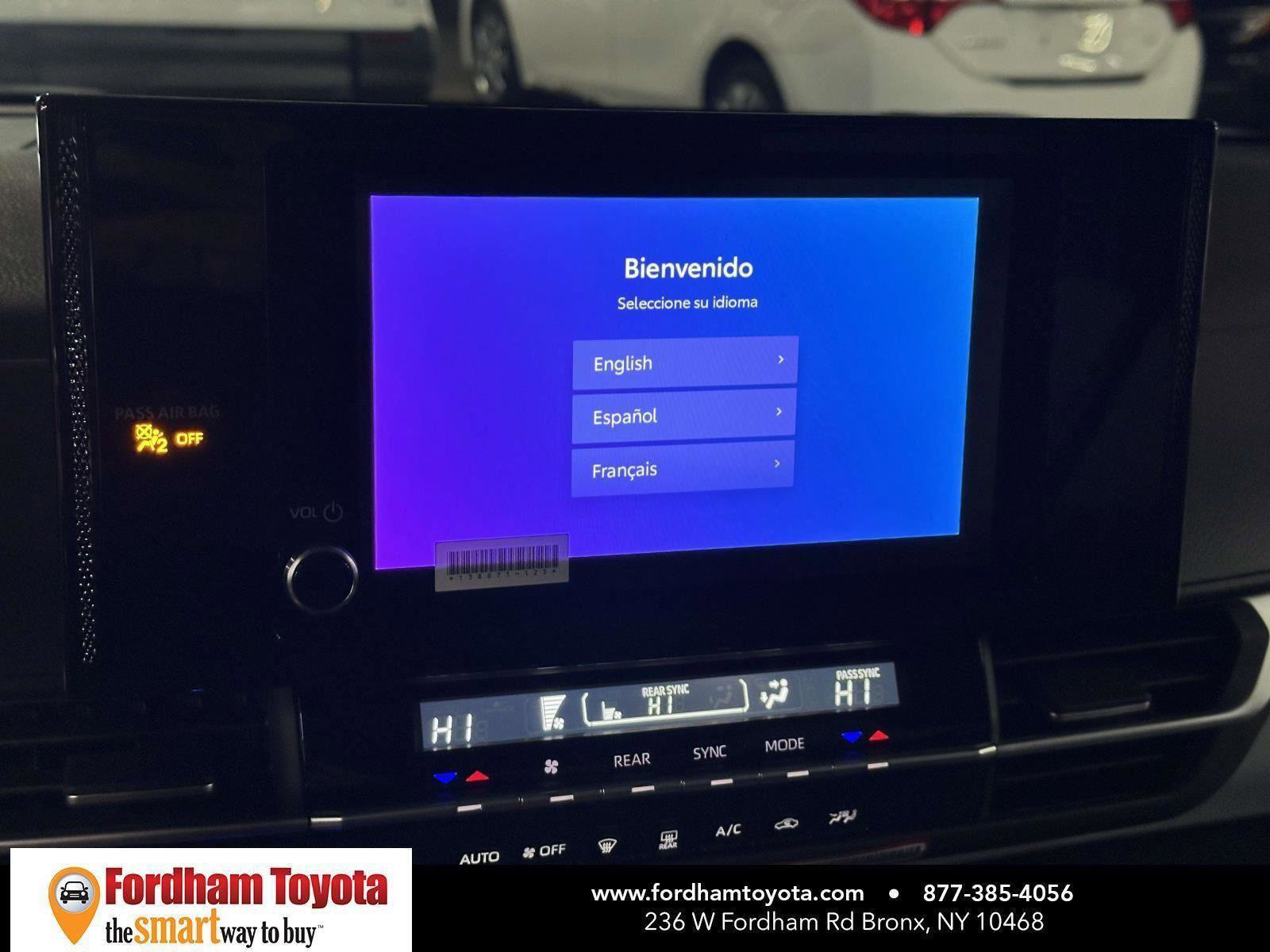 Used 2026 Toyota Sienna LE image 23