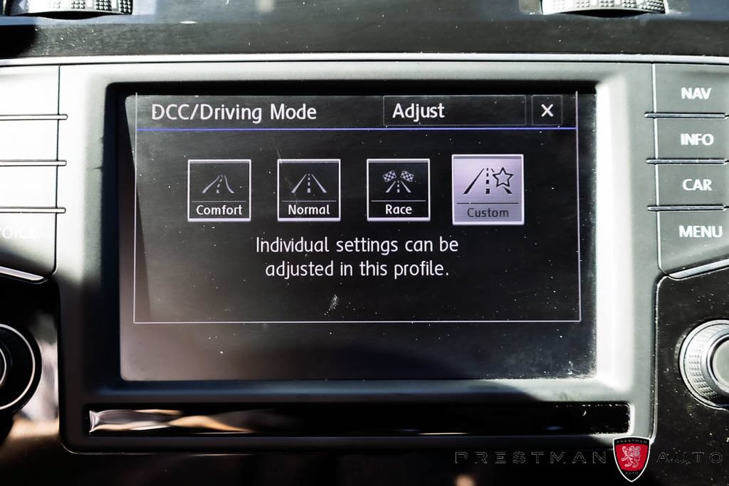 Used 2017 Volkswagen Golf R 4-Door AWD/4WD image 10