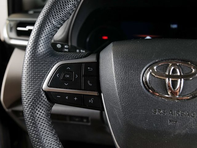 Used 2023 Toyota Sienna Limited AWD/4WD image 13
