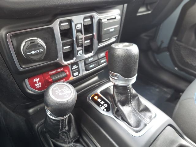 Used 2025 Jeep Wrangler Unlimited Rubicon 4xe w/ Convenience Group AWD/4WD image 33