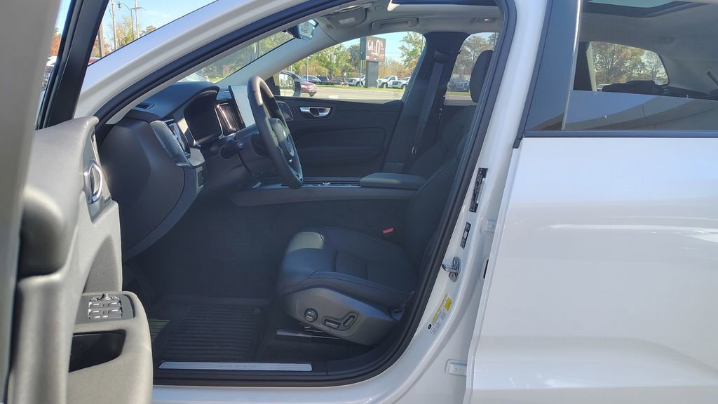 New 2026 Volvo XC60 B5 Plus w/ Climate Package AWD/4WD image 7