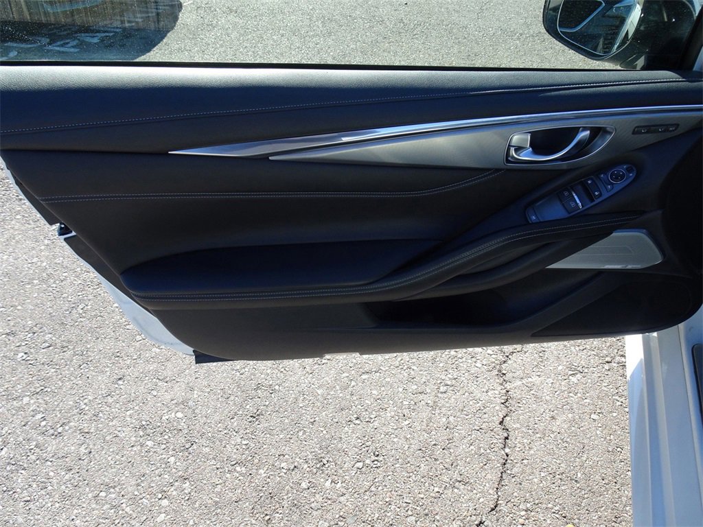 Used 2021 INFINITI Q60 3.0t Luxe w/ Essential Package image 9