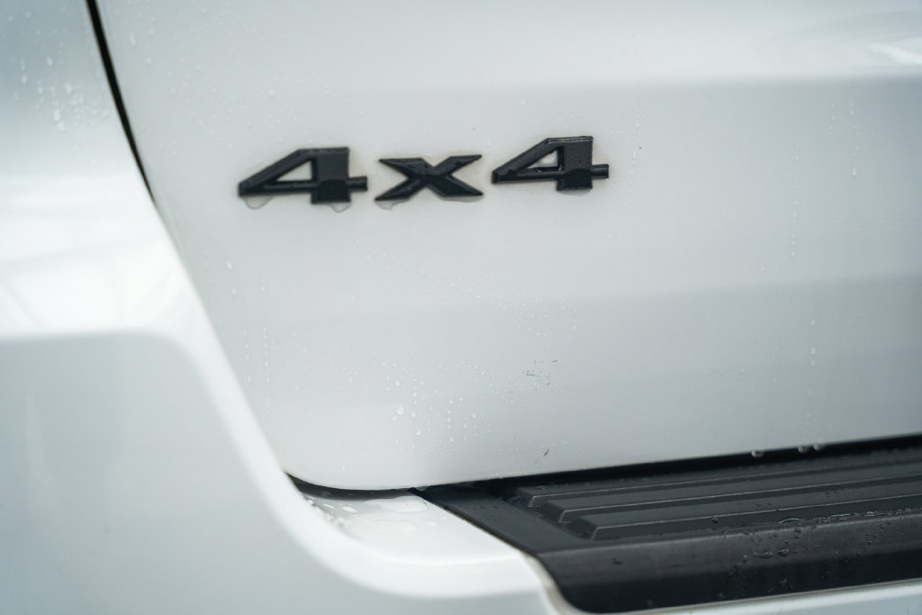 Used 2019 Jeep Grand Cherokee Altitude AWD/4WD image 10