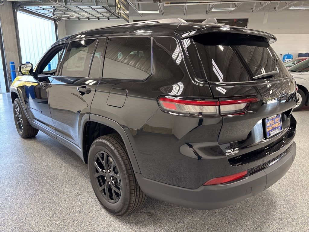 New 2025 Jeep Grand Cherokee L Altitude image 5