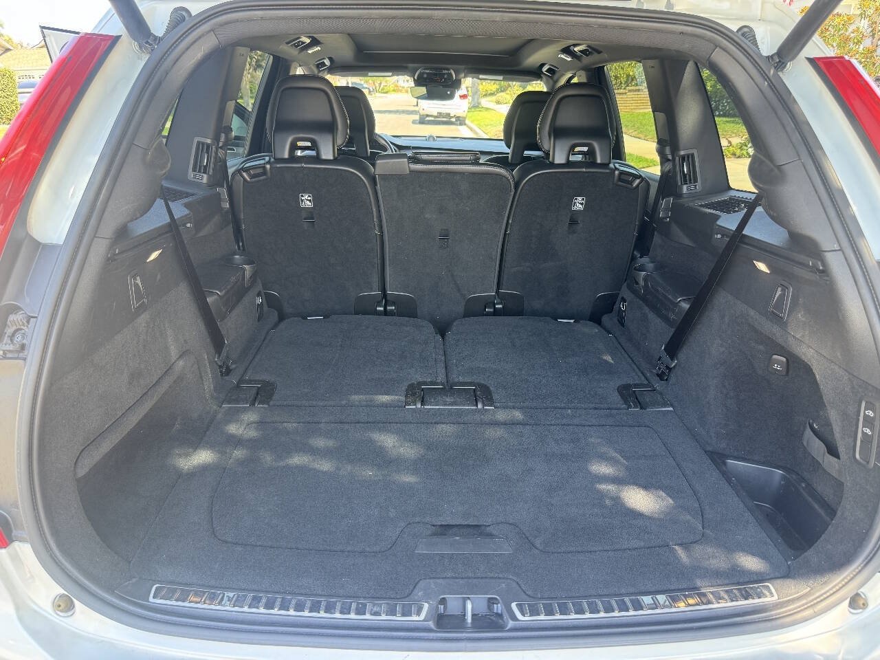 Used 2018 Volvo XC90 T6 R-Design w/ Convenience Package AWD/4WD image 5