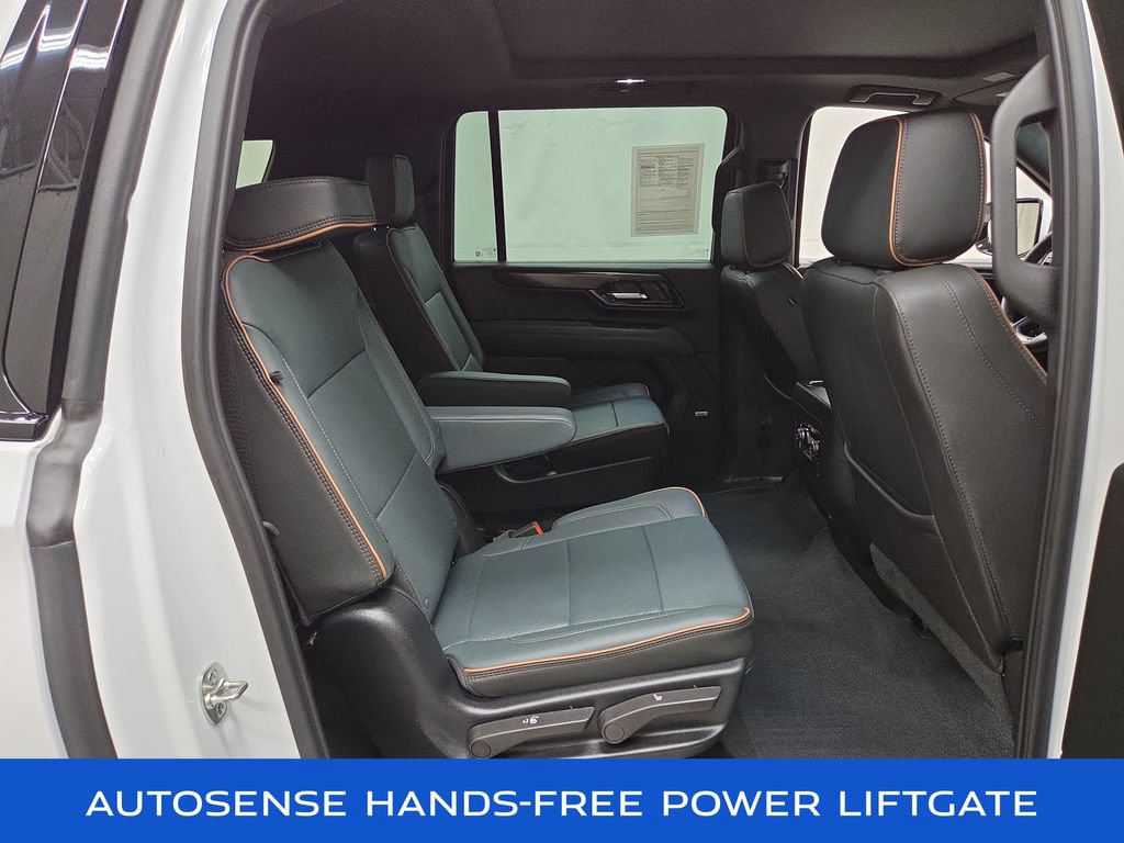 Used 2025 GMC Yukon XL AT4 w/ AT4 Premium Package AWD/4WD image 11