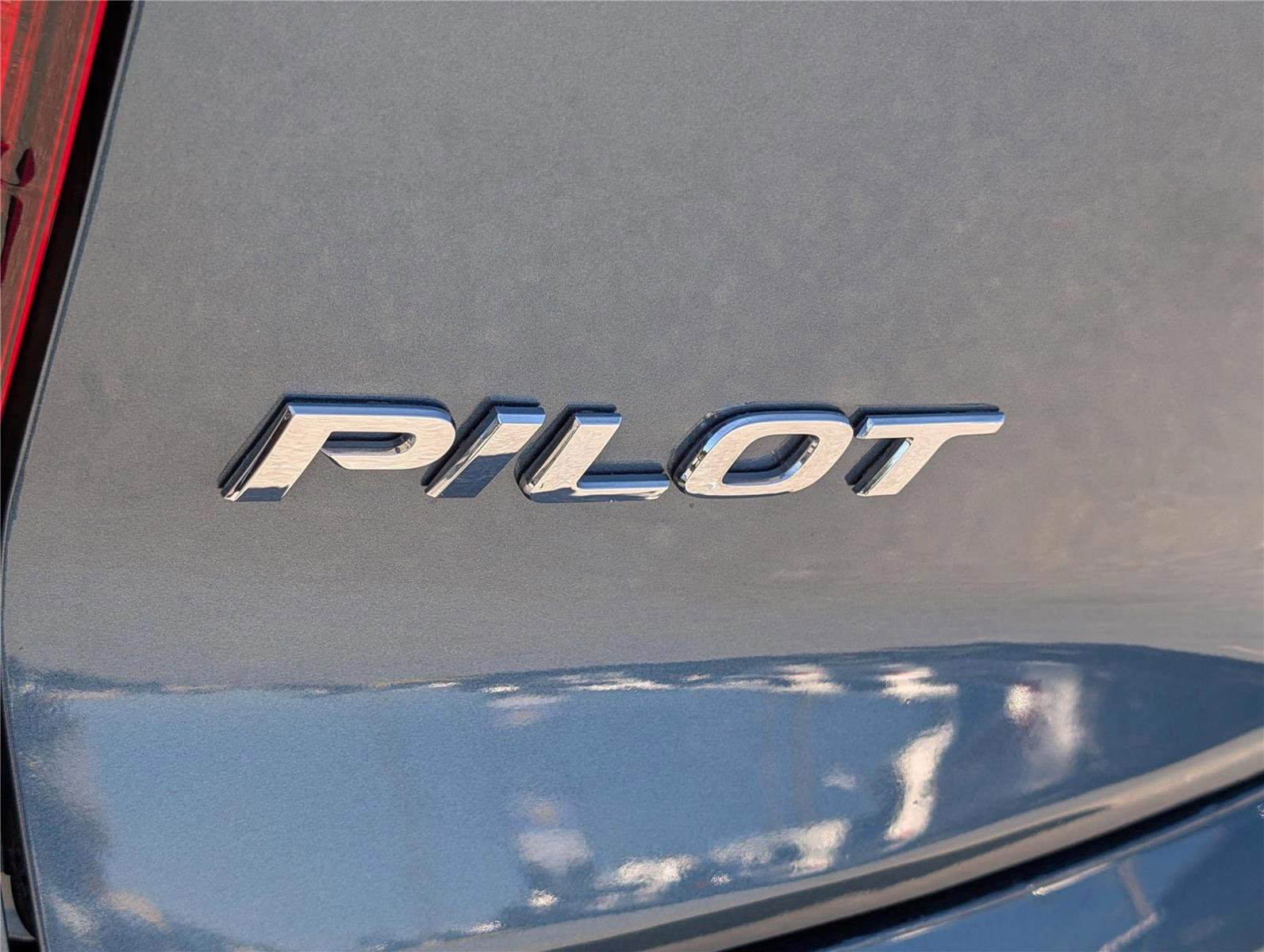 Used 2018 Honda Pilot Elite image 9