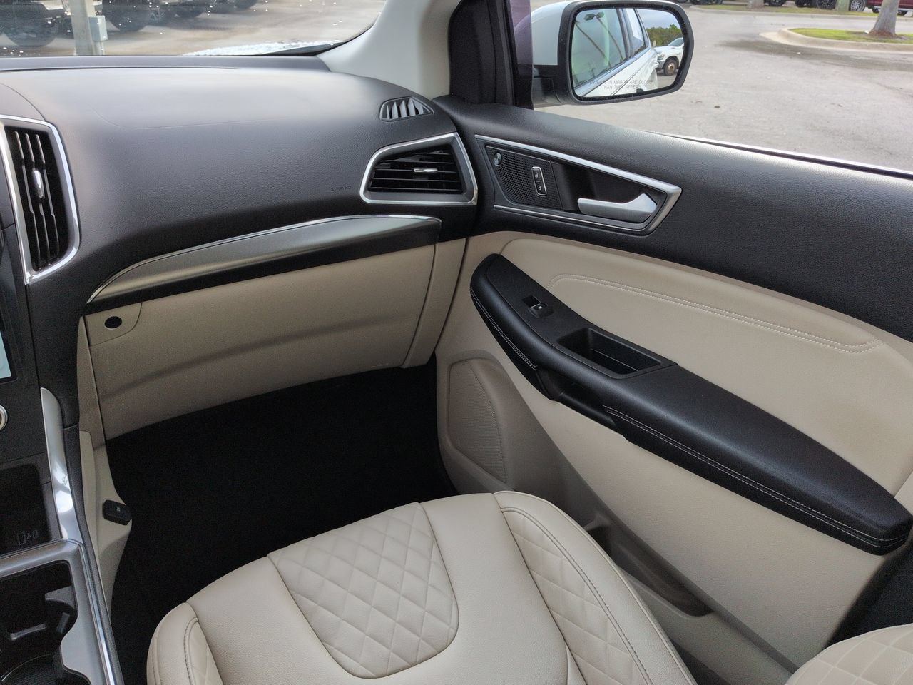 Used 2023 Ford Edge Titanium AWD/4WD image 16
