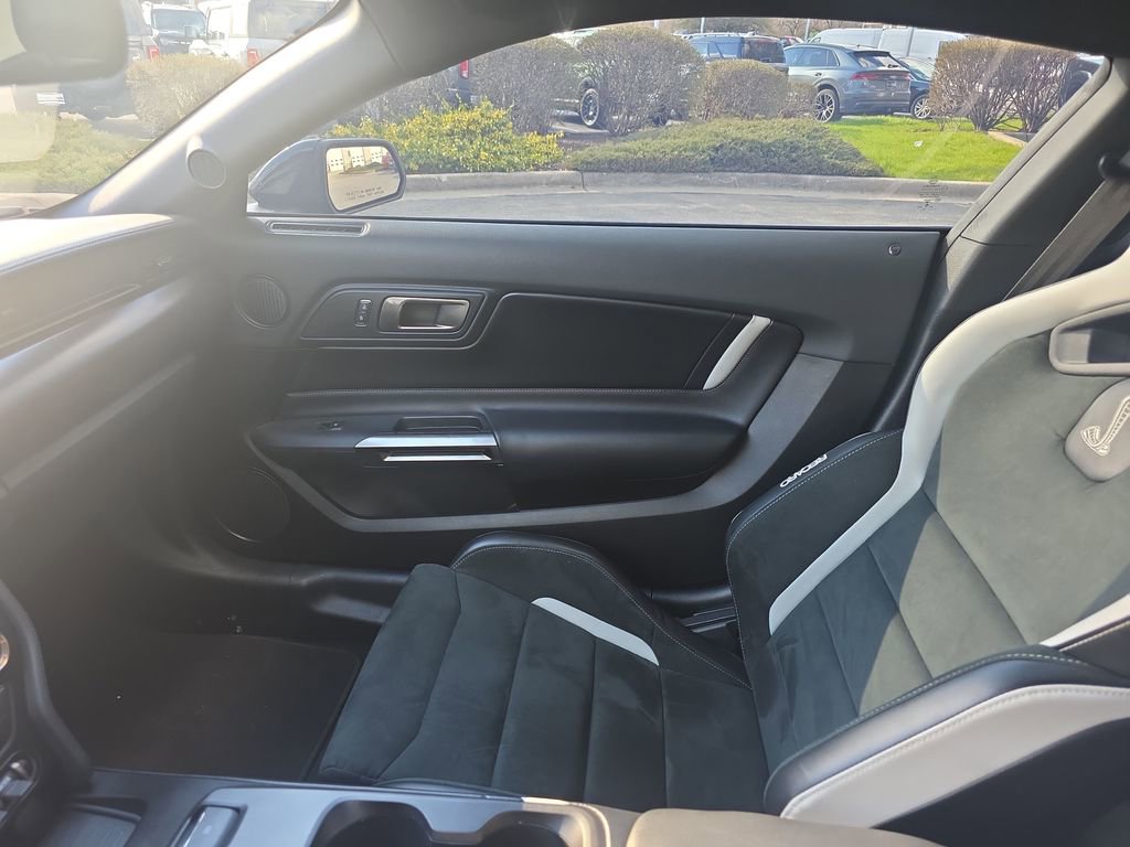 Used 2022 Ford Mustang Shelby GT500 w/ Technology Package image 37
