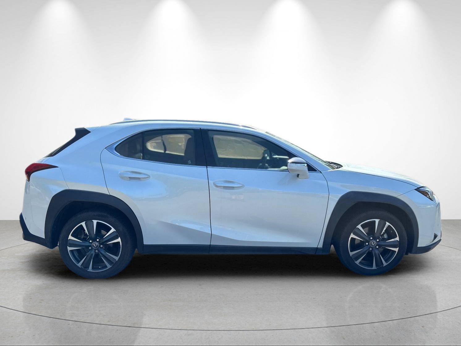 Used 2021 Lexus UX 200 w/ Premium Package FWD image 6