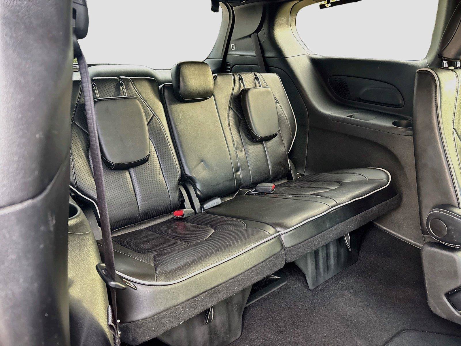 Used 2025 Chrysler Pacifica Limited FWD image 26