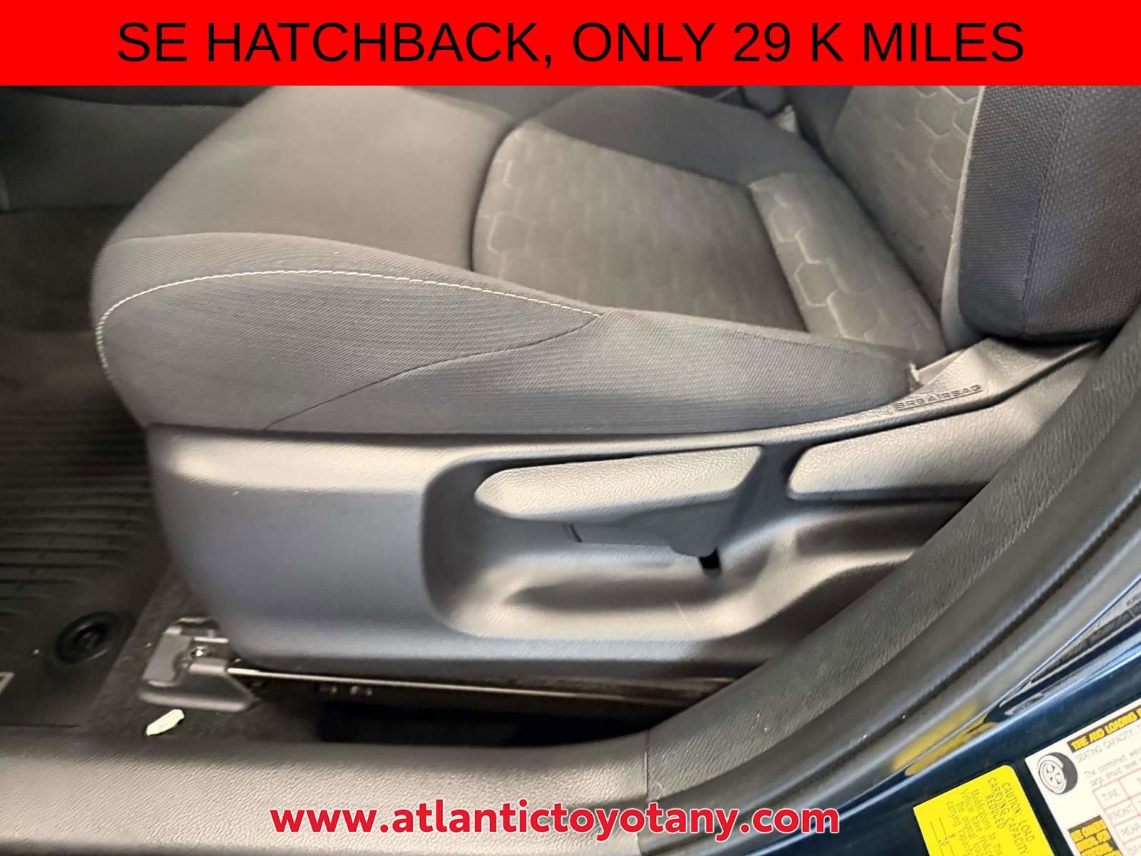 Used 2022 Toyota Corolla SE w/ SE Preferred Package image 12