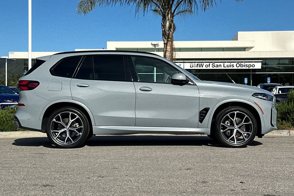 Used 2024 BMW X5 sDrive40i w/ M Sport Package image 2