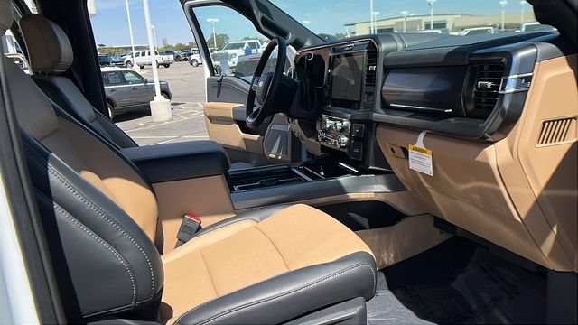 New 2026 Ford F250 Lariat w/ Black Appearance Package AWD/4WD image 12