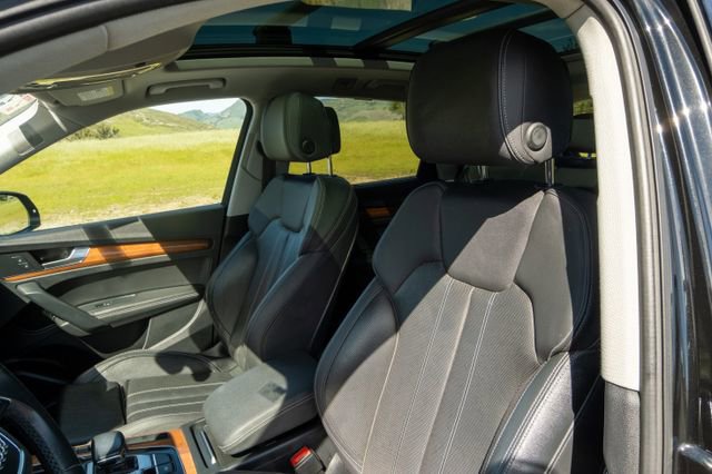 Used 2021 Audi Q5 e Premium Plus w/ Premium Plus Package image 20