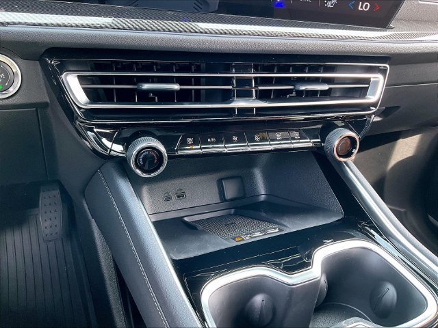 New 2027 Chevrolet Traverse Z71 w/ Enhanced Driving Package AWD/4WD image 24