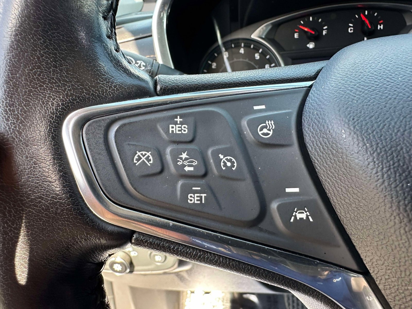 Used 2021 Chevrolet Equinox Premier image 18