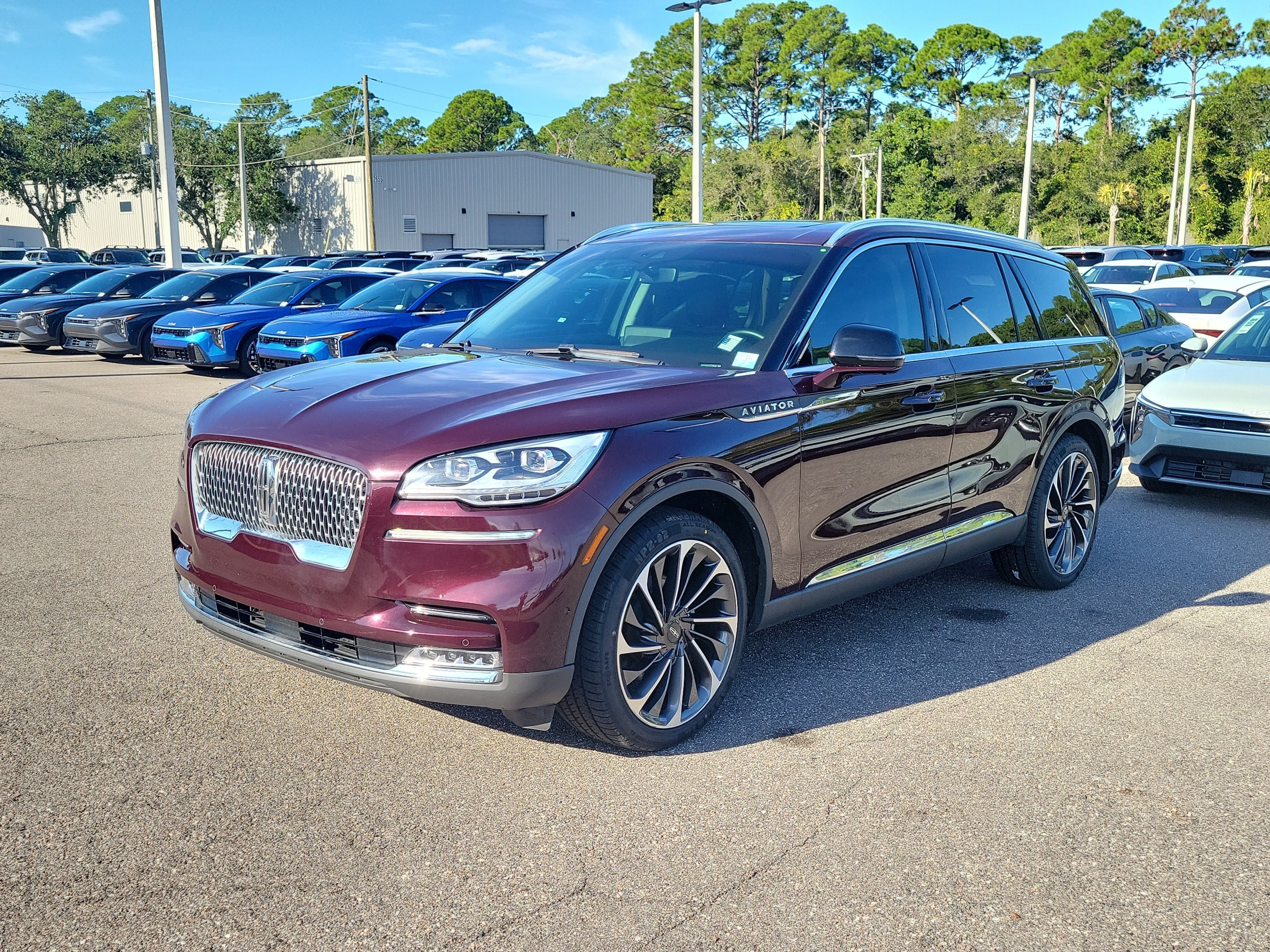 Used 2024 Lincoln Aviator Reserve w/ Equipment Group 201A RWD image 3