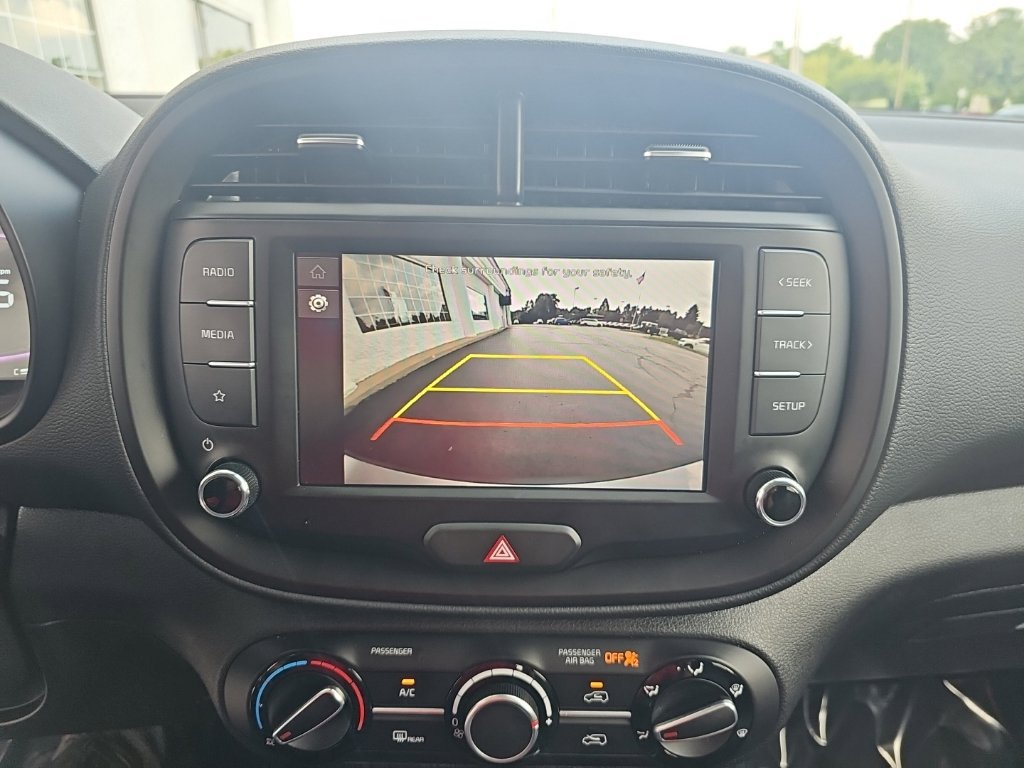 Used 2025 Kia Soul LX FWD image 16