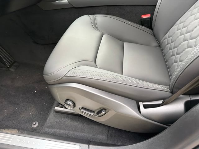 New 2027 Volvo XC90 B6 Plus AWD/4WD image 13