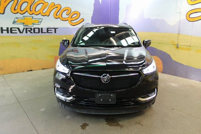 Used 2021 Buick Enclave Essence image 4